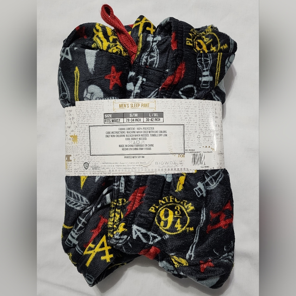 Men's Harry Potter Pajama Pants - Picture 4 of 5